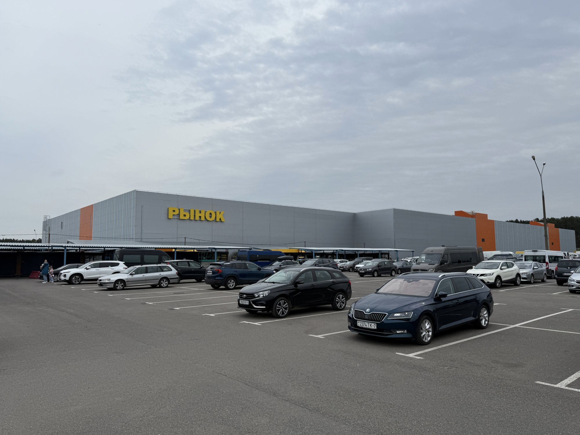 Аренда места в крытом корпусе рынка ТЦ EXPOBEL 